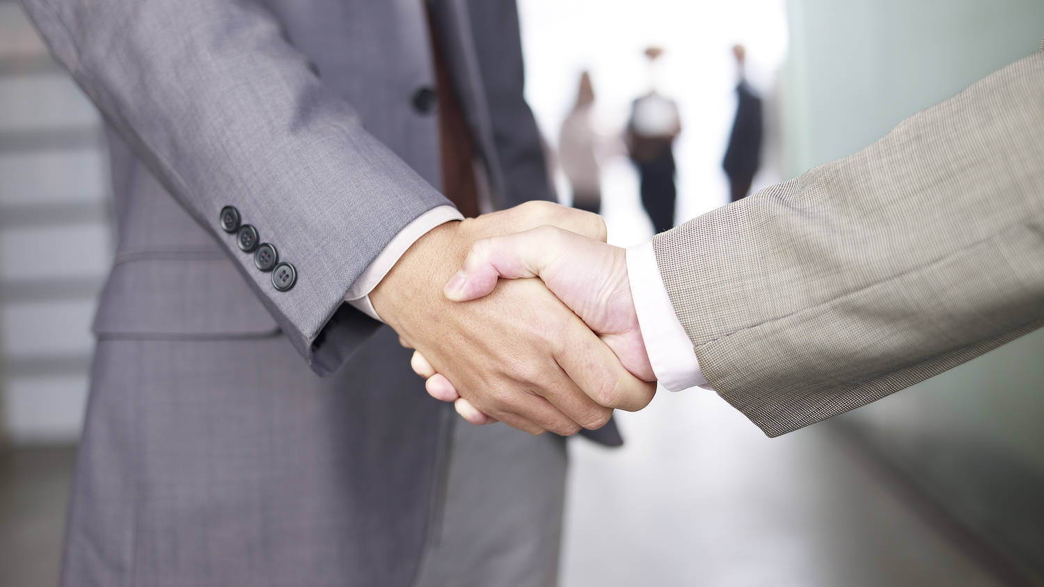 Why Companies Need a Client Representative When Negotiating with Landlords